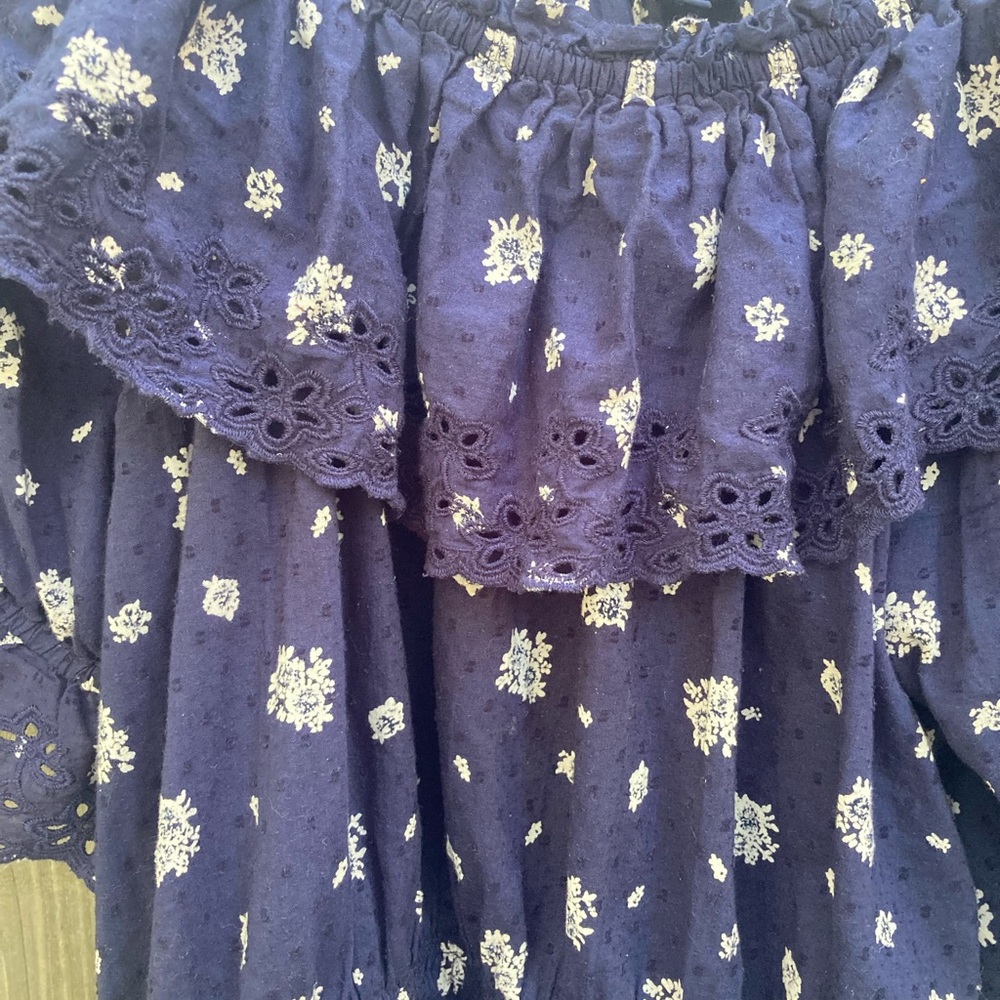 Universal Thread blue ruffle top - Picture 2 of 8